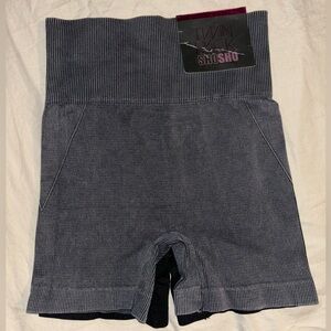 Workout biker shorts 🖤